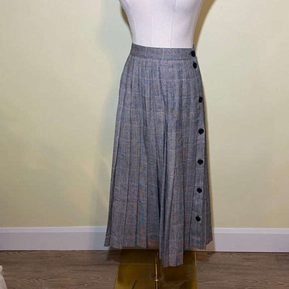 Highland Queen Dresses & Skirts - Highland Queen Vintage Pleated Grey Plaid Long Skirt, SZ 6 27" waist